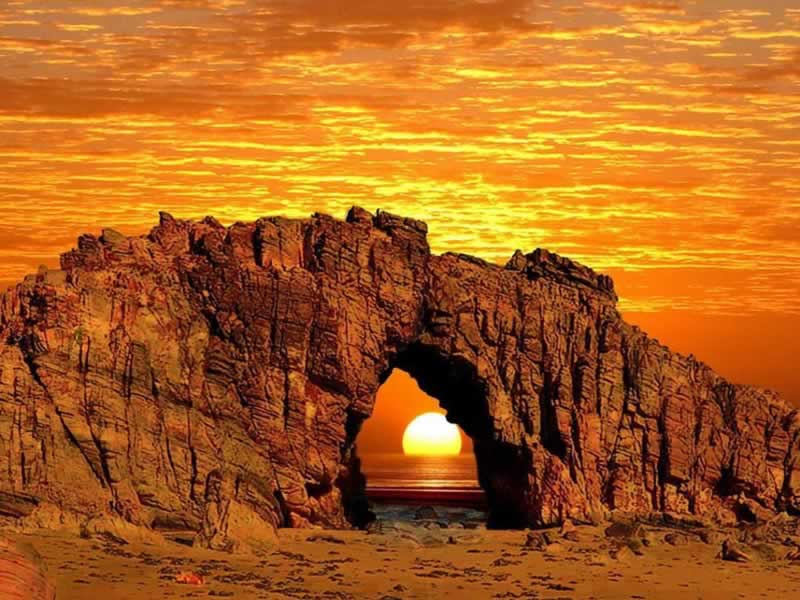 puesta del sol en la piedra furada